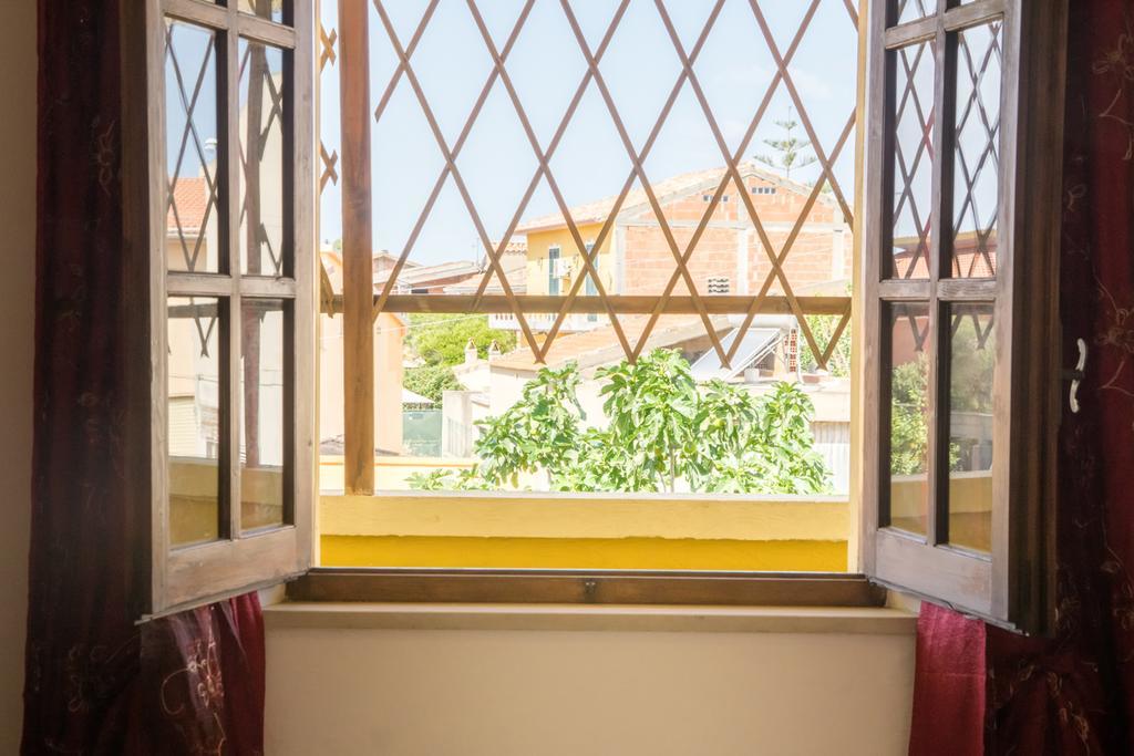 Casa Vacanza Da Luisa San Giovanni Suèrgiu Εξωτερικό φωτογραφία